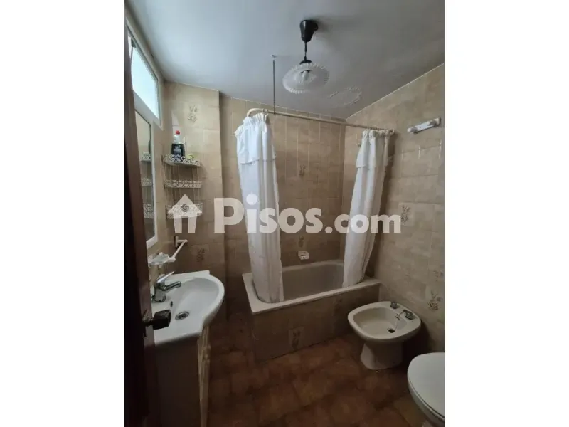 Salles de bain - Bright Apartment with Central Location