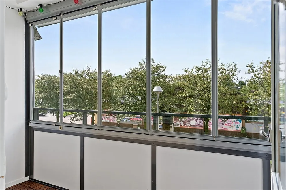 Rõdu - Bright Two-Bedroom with Balcony in Göteborg