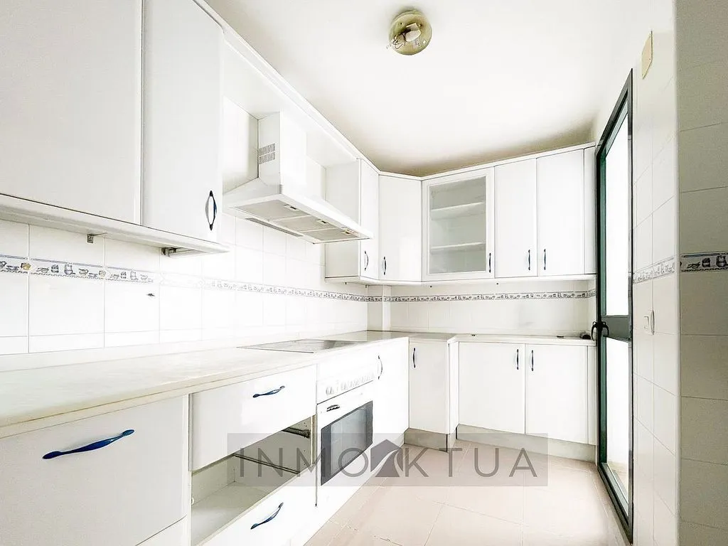 Cuisine - Apartment with Balcony in Jerez Centre