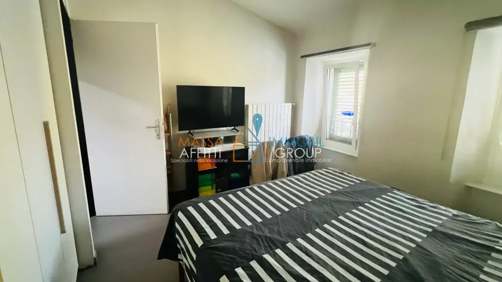 Chambres - Semi-detached House with Veranda in Massa