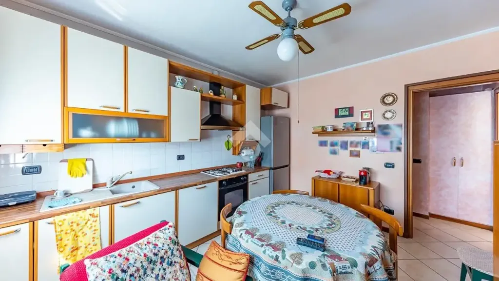 Sala da pranzo - Trilocale with Balcony in Lainate