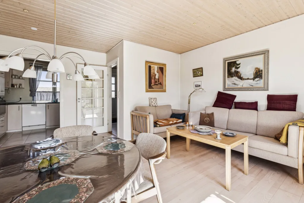 Söögituba - Classical Red Brick Villa with Garden in Slagelse