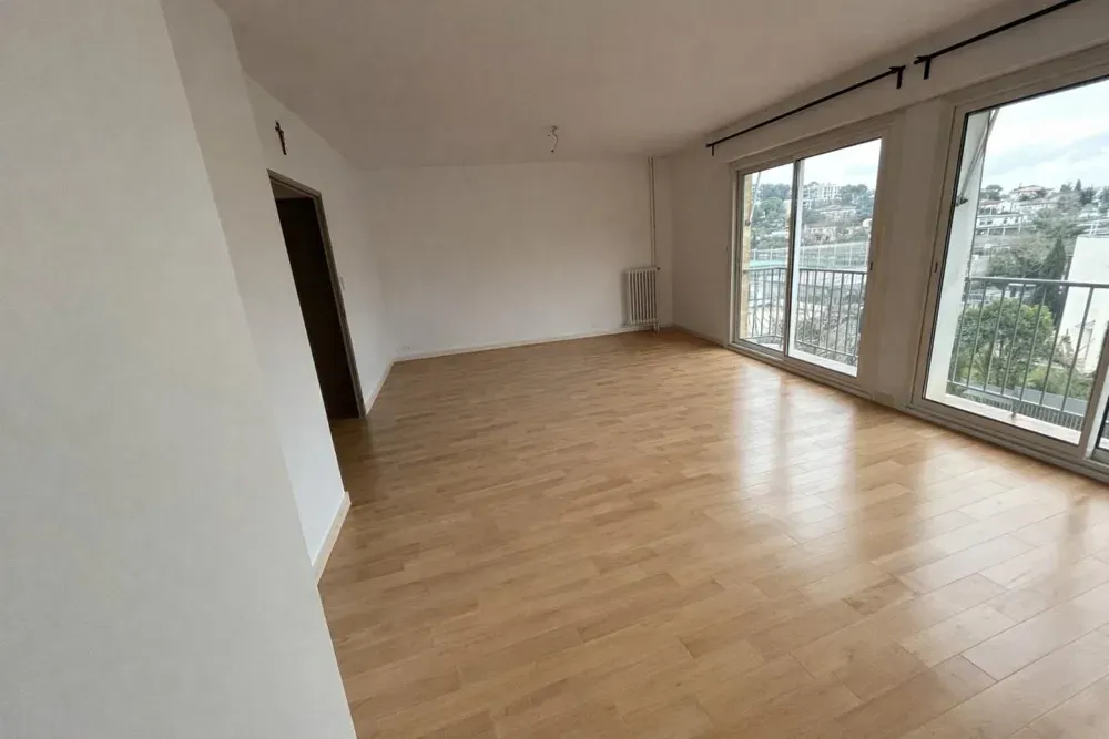 Stanze - Spacious Apartment with Balcony in Aix-en-Provence