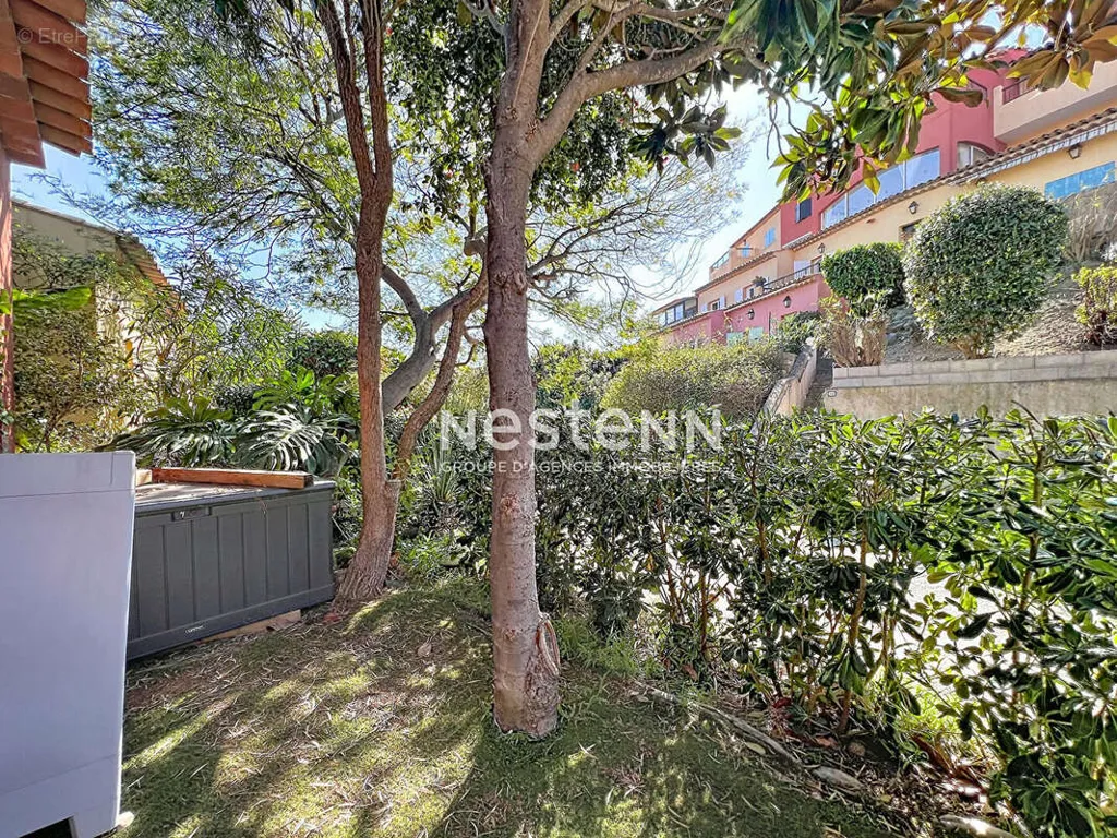 Aed - 2-Bed Apartment with Sea View in Super Cannes