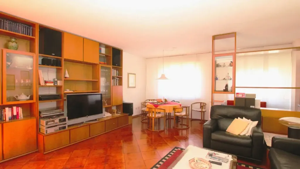 Elutuba - Quadrilocale with Balcony and Terrace in Laives