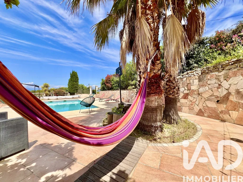 Piscine - Villa avec Piscine et Vue Dégagée à Saint-Aygulf