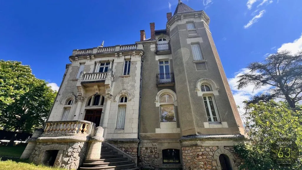 Välivaade - Historic Castle with Spa in Châtel-Guyon