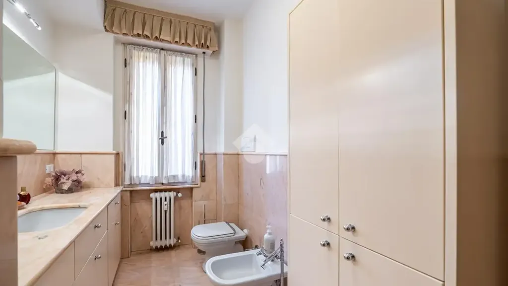 Salles de bain - Spacious Apartment with Garage in Rubiera Centre