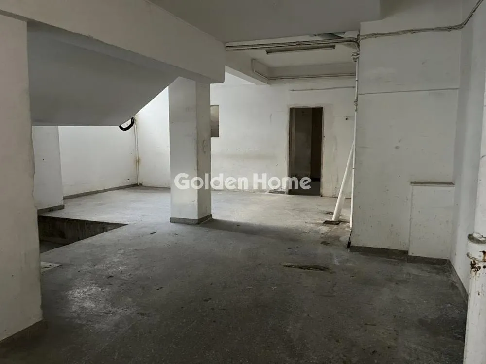 Garaaž - Commercial Space with Loft Potential in Piraeus