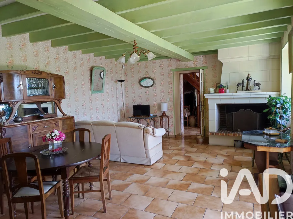 Salle à manger - Maison de Campagne avec Vue Dégagée à Berrie