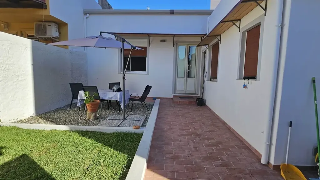 Terrasse - Villa with Garden in Torre Faro, Messina