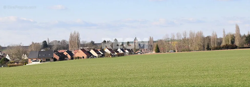 Terrain à Croisilles