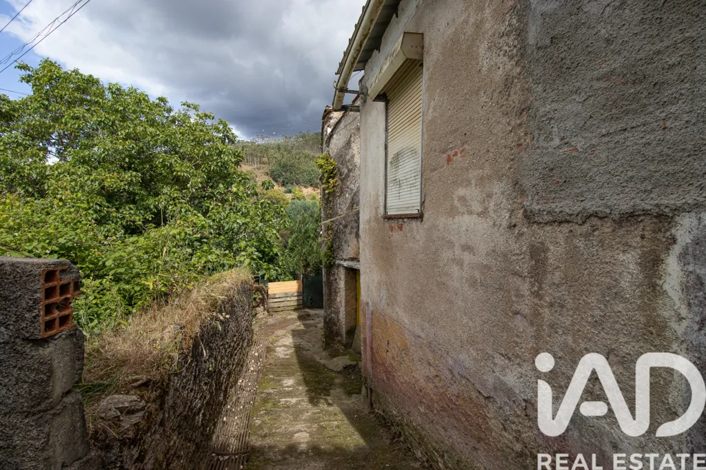 Jardin - Geminada Properties for Reconstruction near Coimbra