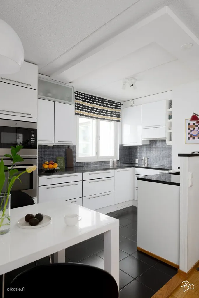 Köök - Apartment with Balcony and Sauna in Tapiola