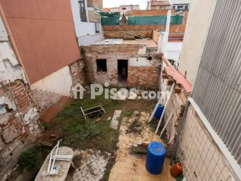 Giardino - Chalet with Urban Potential in Gavà