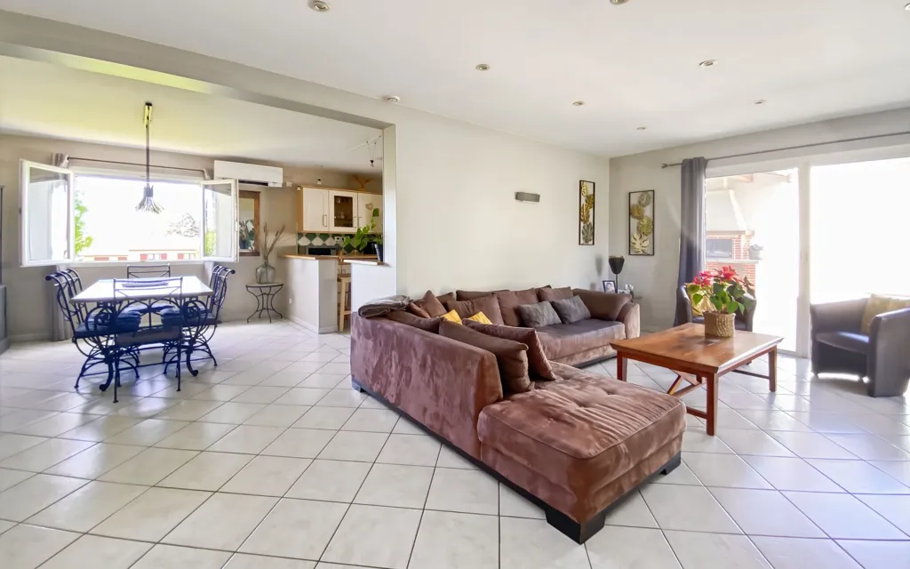 Soggiorno - Traditional House with Terrace in Montauban