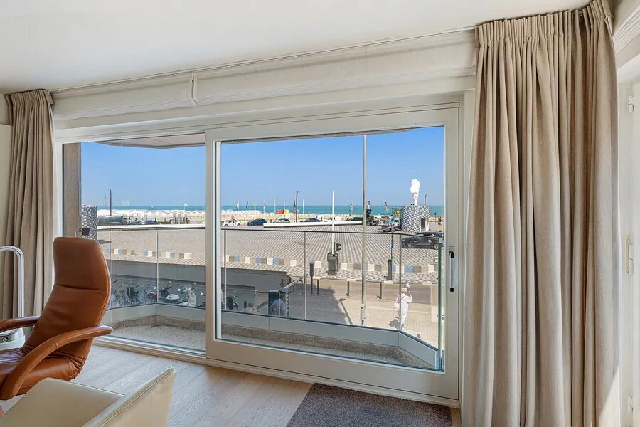 Dormitorios - Renovated Corner Flat with Sea View on Rubensplein