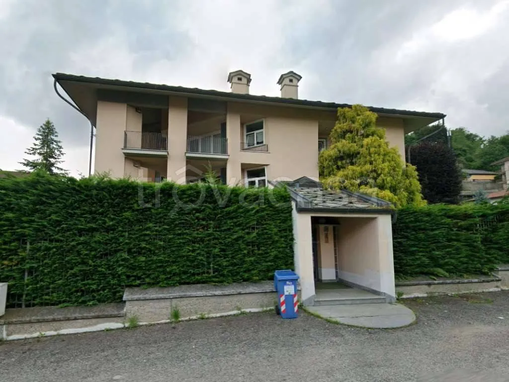 Extérieur - Auctioned Apartment with Balcony in Cuorgnè