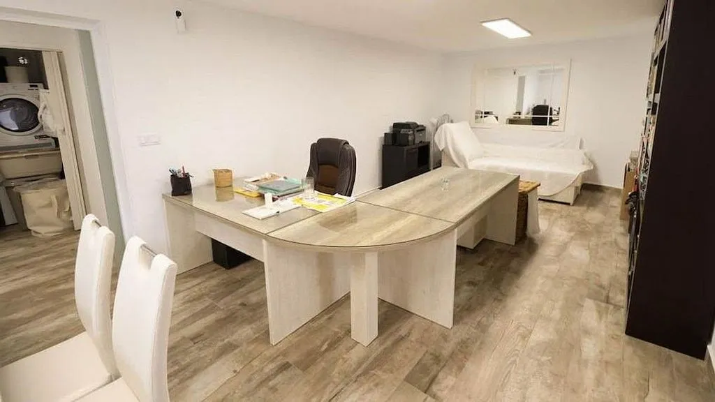 Bureau - Luxury Villa with Pool in Villamartin