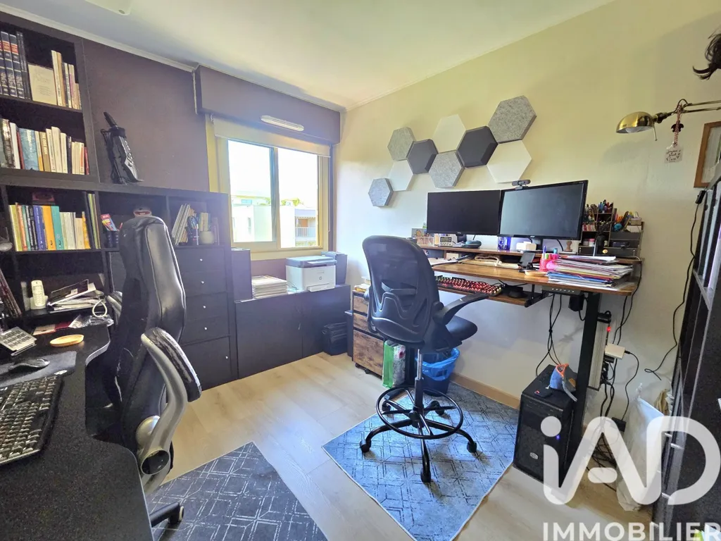 Kabinet - 3-Bed Flat with Terrace in Nice