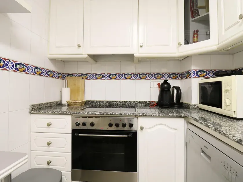 Cuisine - Elegant Apartment with Balcony in Elche Centre