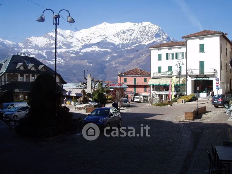 Mansarded Flat with Piazza View in Barzio