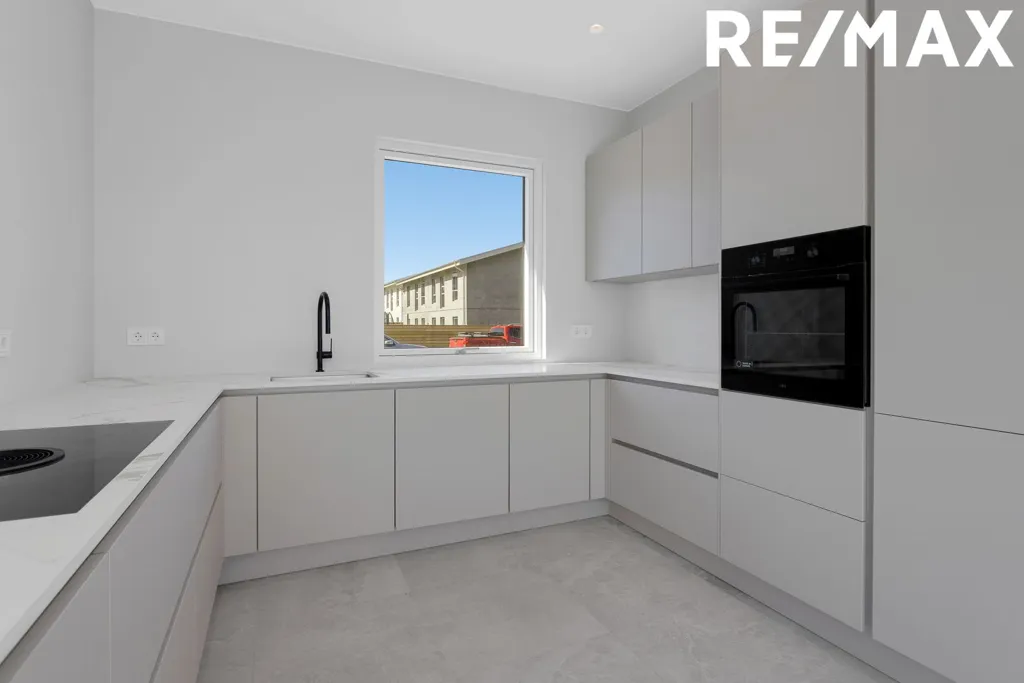 Cuisine - Modern Apartment with Garden in Úlfarsárdal