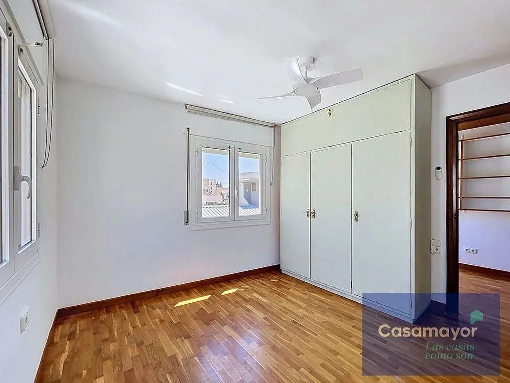 Pièces - Apartment with Balcony in Alicante Centre