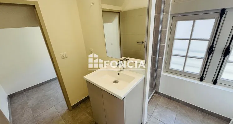 Vannitoad - Charming 2-Bedroom Flat in Troyes Centre