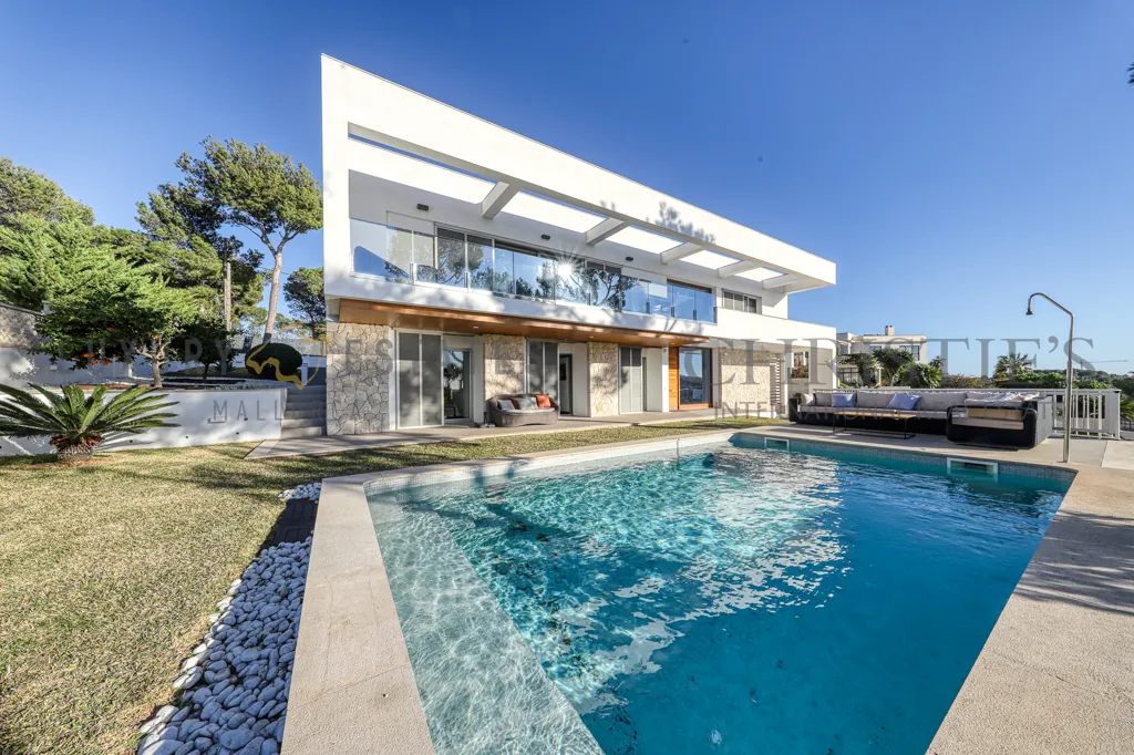 Piscine - Modern Villa with Sea Views in Cala Vinyas