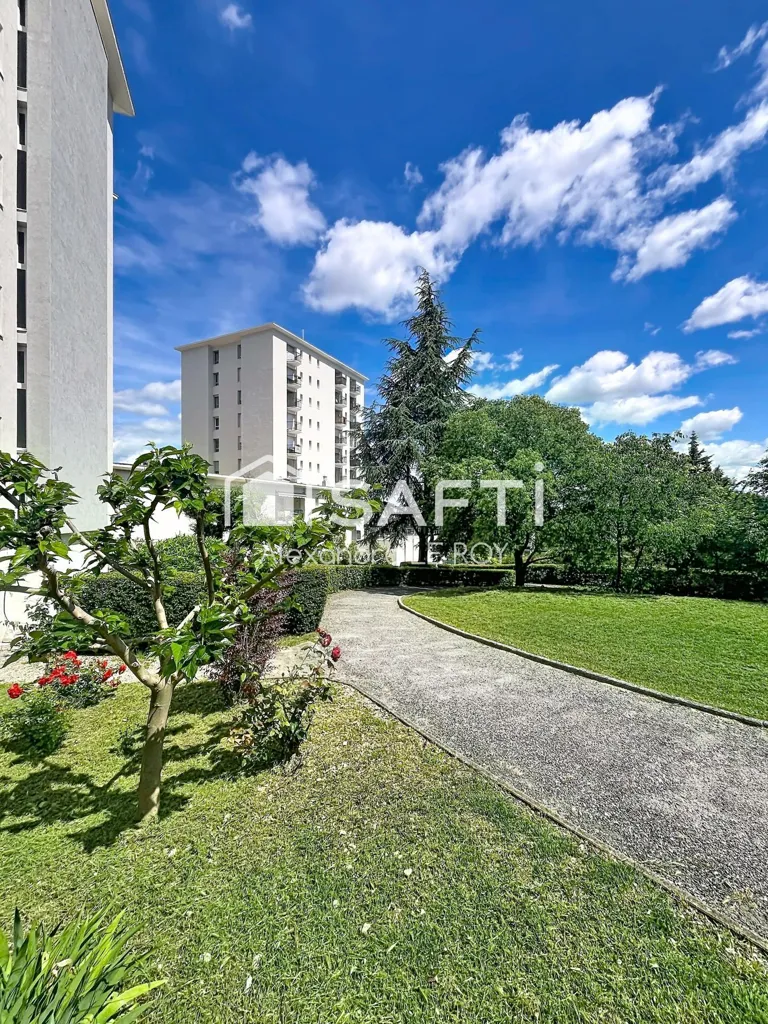 Aed - 2-Bedroom Apartment with Balcony in Montpellier