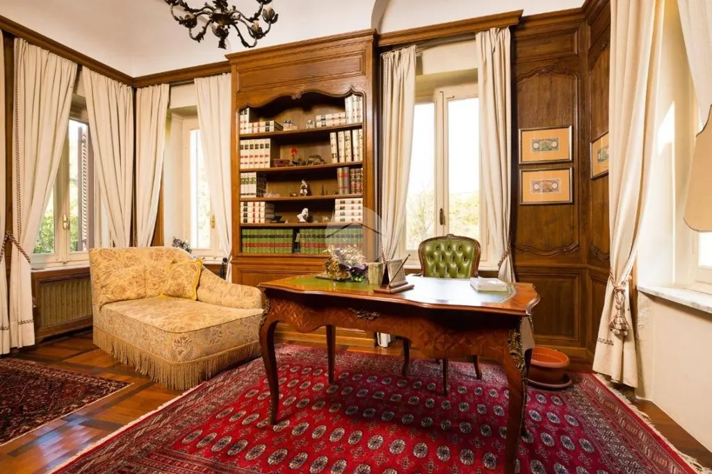Office - Historic Villa with Garden and Pool in Pianezza
