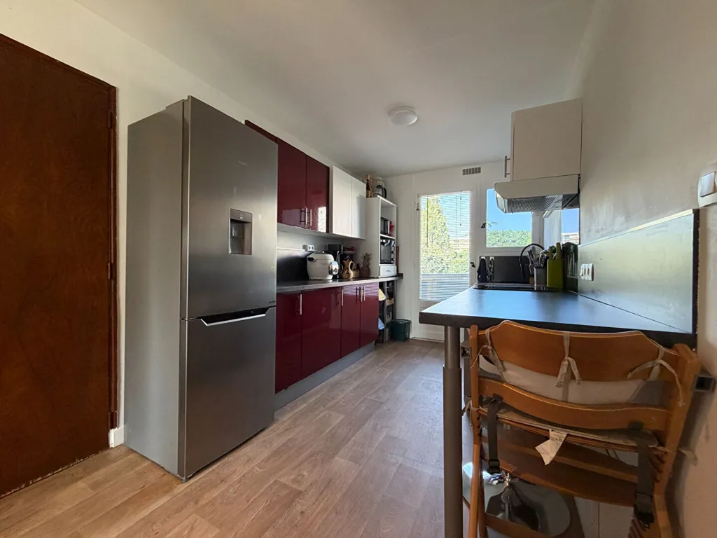 Cucina - Two-Bedroom Apartment with Balconies in Angers