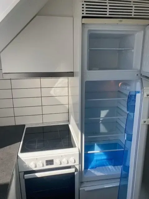 Kitchen - 2-Bedroom Flat with Miele Kitchen in Central Location