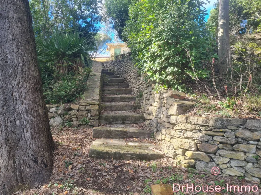 Pièces - Maison avec Piscine et Jardin à Ales