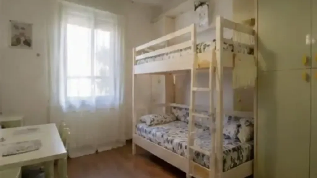 Bedrooms - Rented Apartment with Balcony in Vimodrone