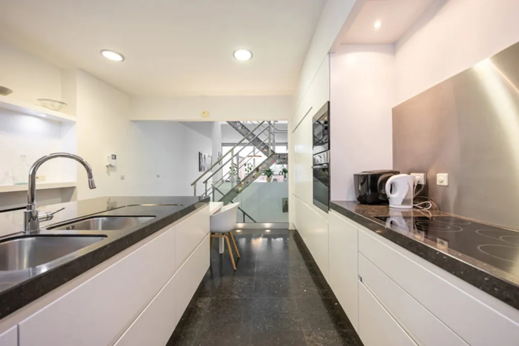 Cucina - Architectural House with Terrace in Turnhout