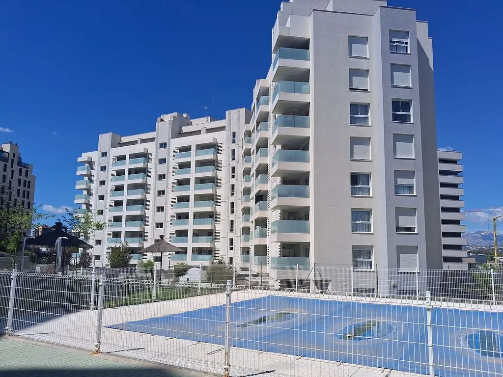 Bassein - Apartment with Pool in New Tres Cantos