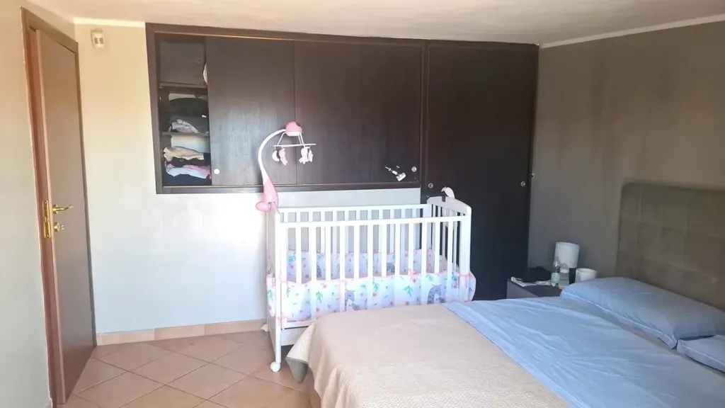 Camere da letto - Casa indipendente con giardino a Pomezia
