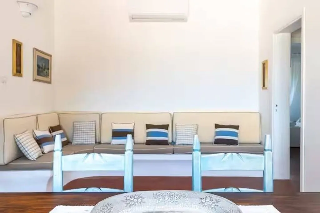 Dining Room - Contemporary Villa with Sea Access in San Teodoro