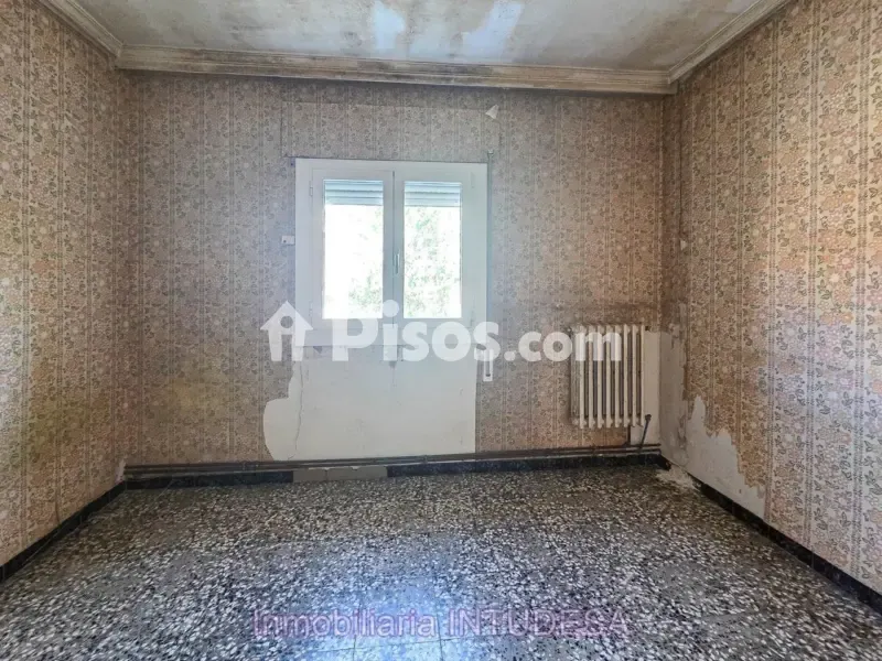 Toad - Flat for Renovation with Patio in Tudela