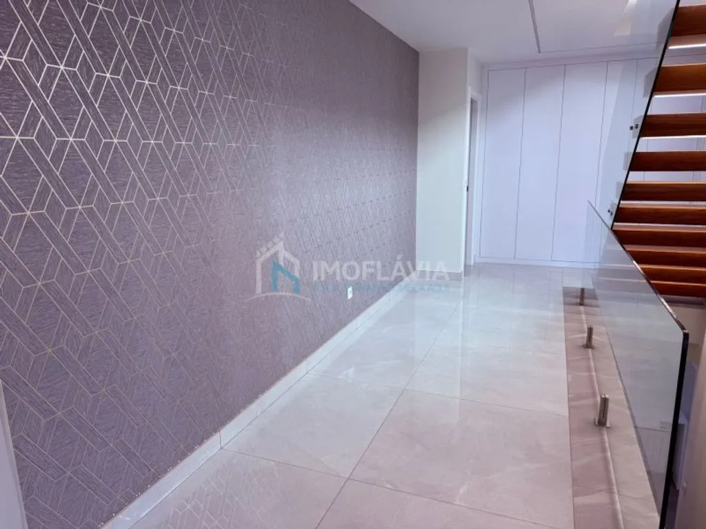 Esik - Luxury Detached House with Garage in Chaves