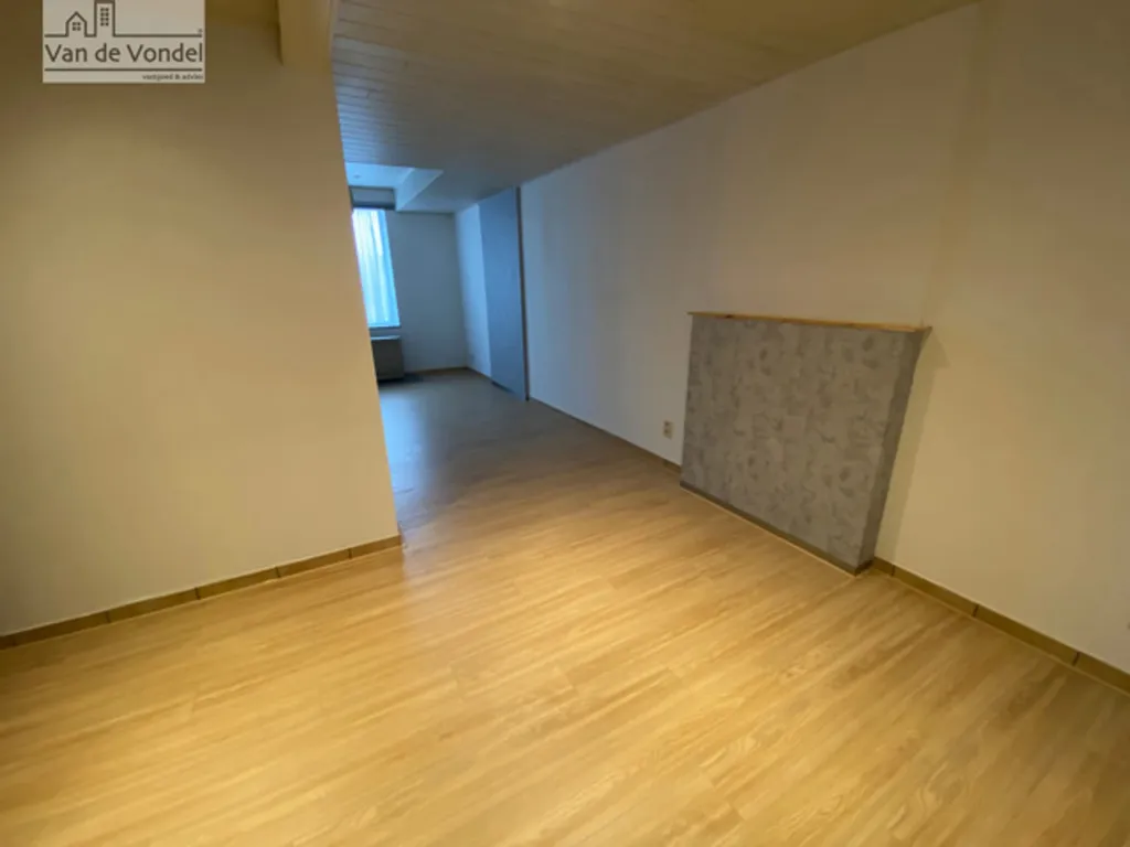 Stanze - Ready-to-Move-in House with Terrace in Erembodegem