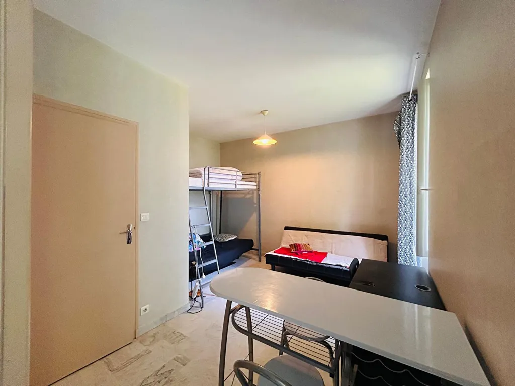 Magamistoad - Studio with Balcony in Château du Tremblay