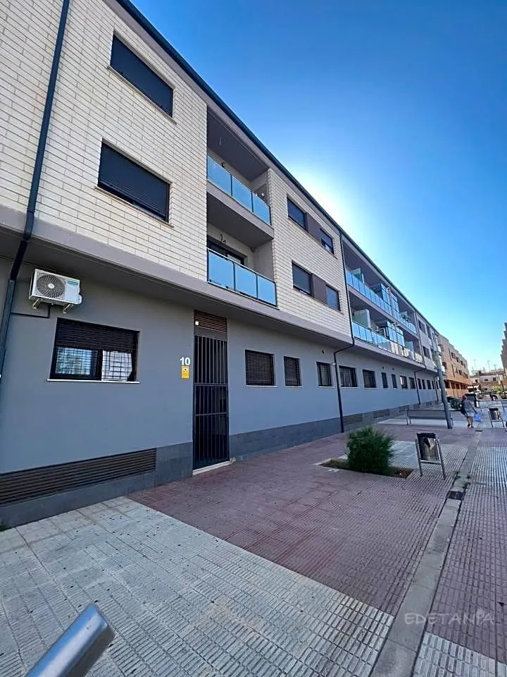 2-toaline korter asukohas Alginet