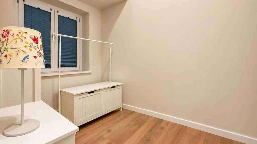 Bedrooms - Central Trilocale with Balcony in Naples