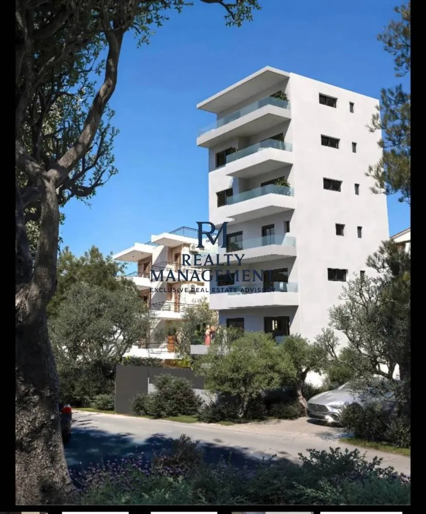 Maisonette with Private Pool in Glyfada