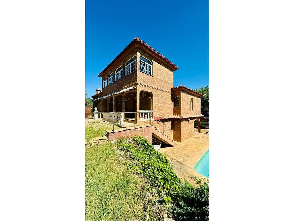 Esterno - Rustic House with Pool and Terrace in Begues