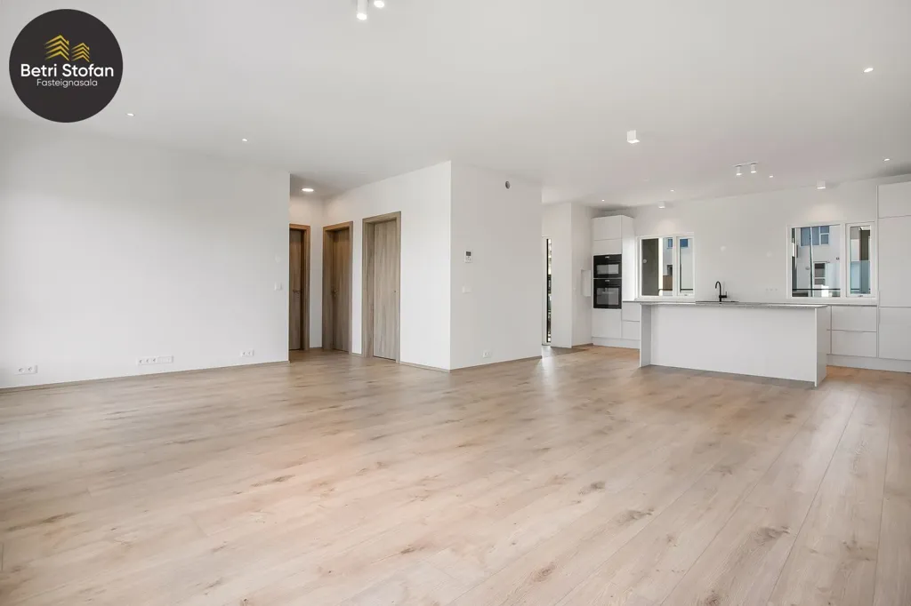 Séjour - Modern Apartment with Garden in Garðabær