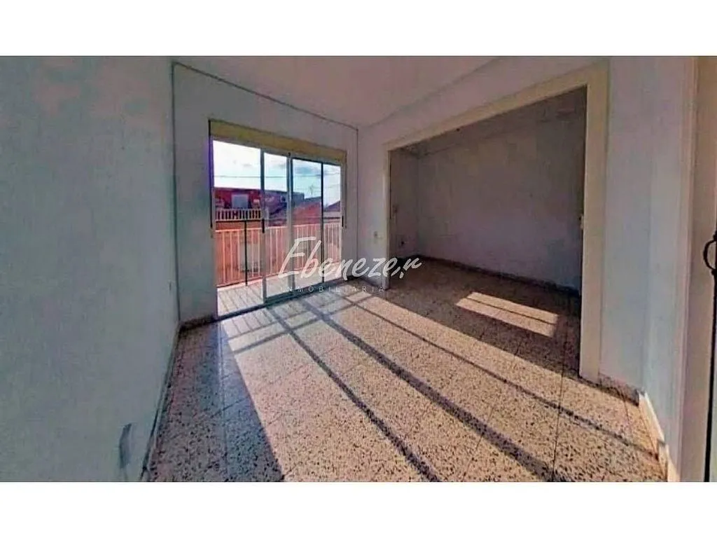 Pièces - Apartment with Balcony in Barrio Peral